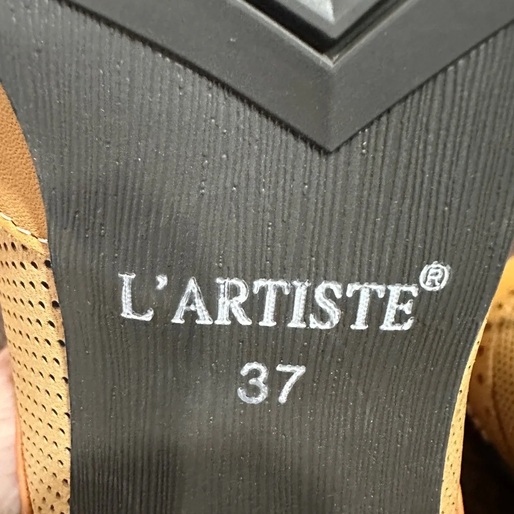 L'ATISTE Bardot Pieced Leather Oxford Pumps Size 6.5 NWOT - Picture 2 of 15